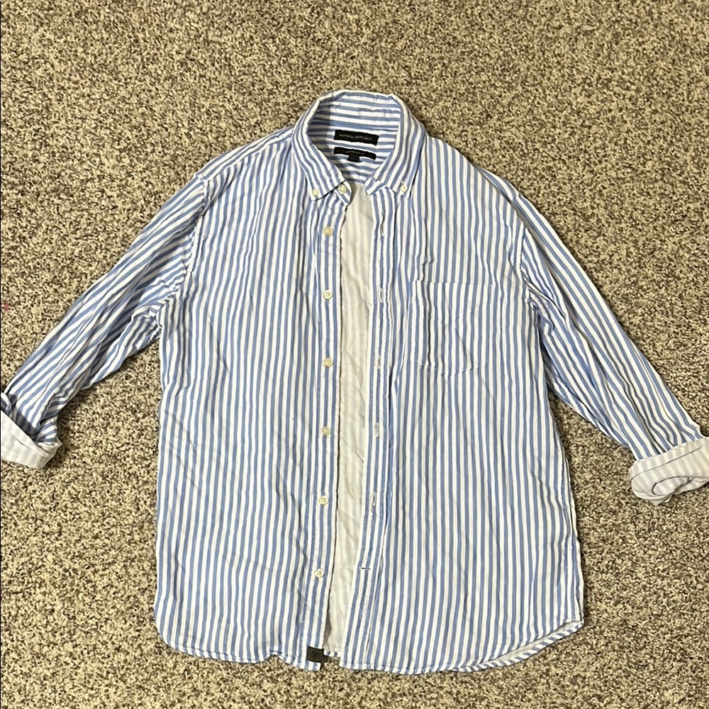 Banana Republic Blue and White Casual Button Down Shirt
